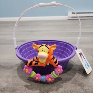 Disney vintage Easter basket, Tigger from Winnie the Pooh, Purple Plastic